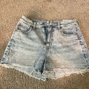 Light wash denim shorts